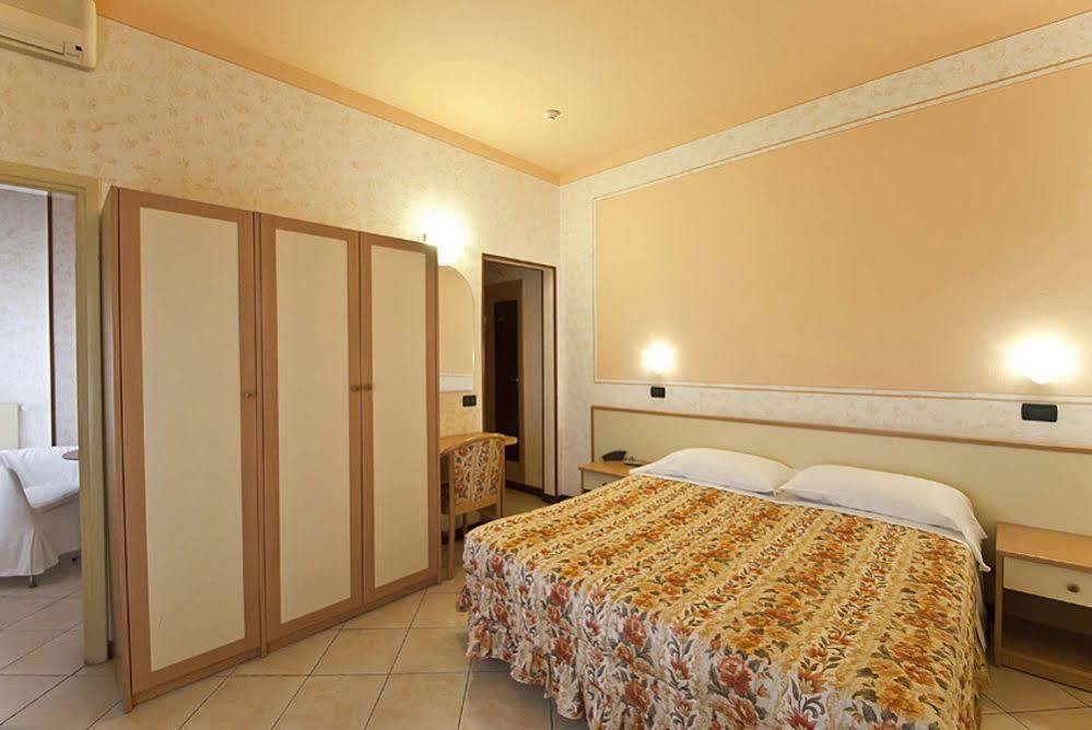 Hotel La Riviera Montecatini Terme Exterior foto